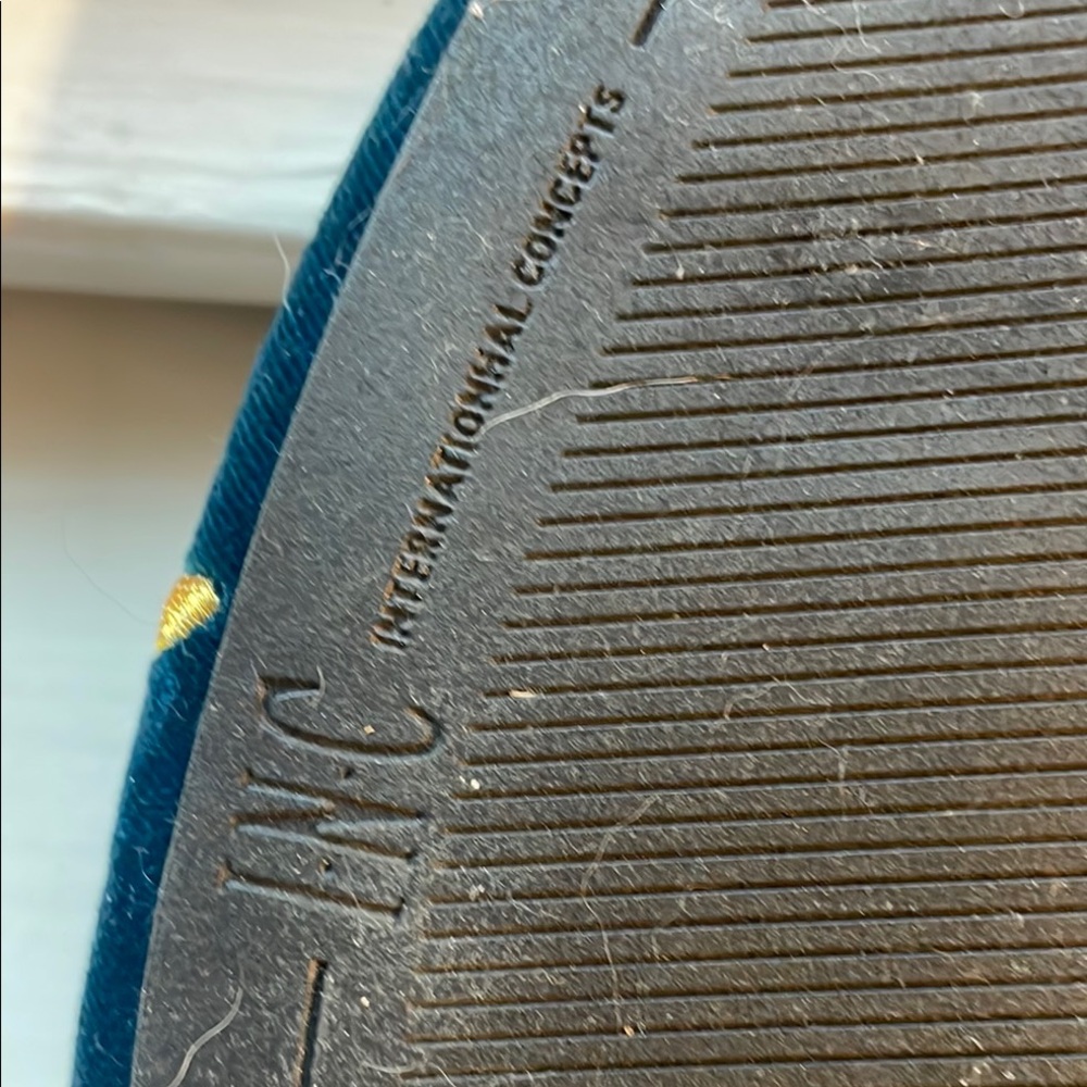 INC International Concepts Blue Velvet Loafers with Gold Embroidery - Picture 4 of 4